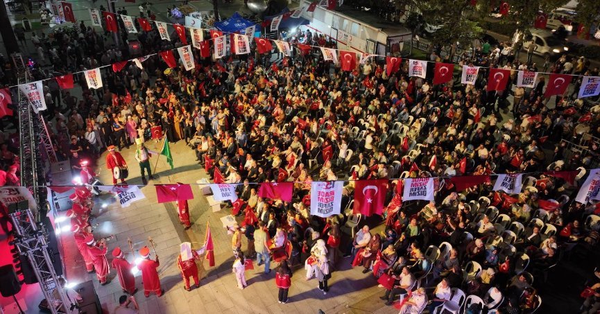 15 Temmuz Demokrasi ve Milli Birlik Günü'nde Gölcük Dimdik Ayakta