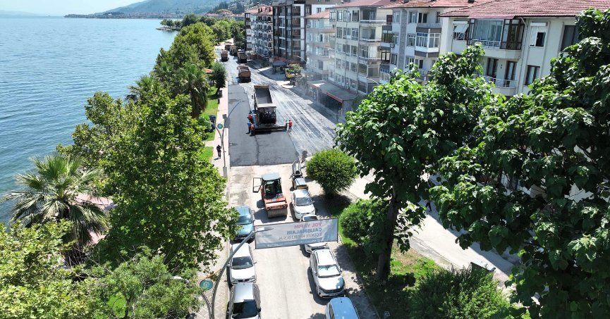 DENİZLE BULUŞAN CADDE DAHA KONFORLU HALE GELDİ
