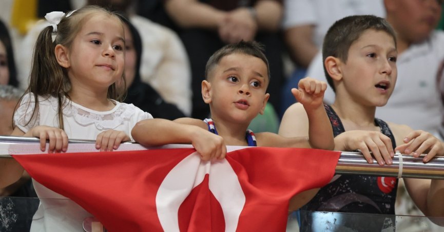 ŞAMPİYONLAR ÇOCUKLARA İLHAM OLDU