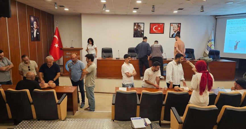 Gölcük Belediyesi Personeline İlk Yardım Eğitimi