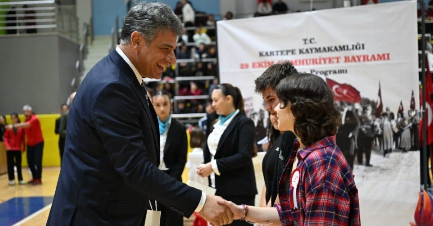 KARTEPE’DE CUMHURİYET COŞKUSU