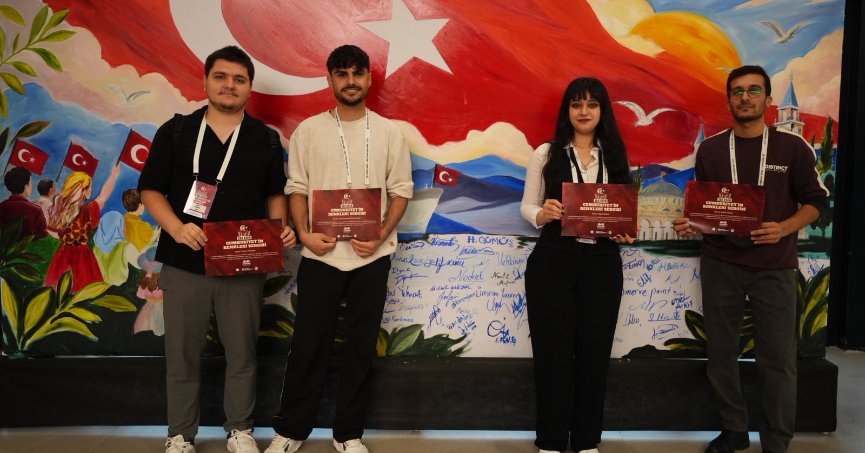 Her renkte Cumhuriyet, her eserde bağımsızlık