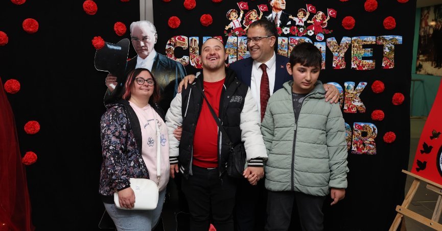 Derince’de Cumhuriyet Sanatla Buluştu