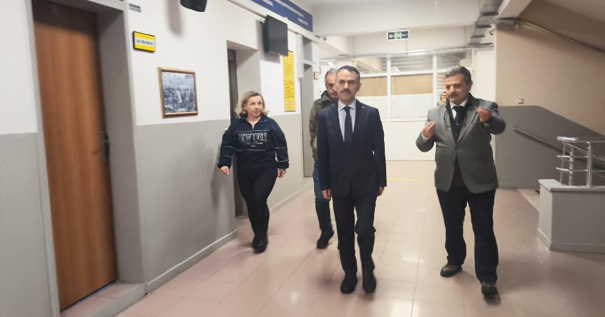 Vali İlhami Aktaş, Güne Okul Ziyareti ile Başladı