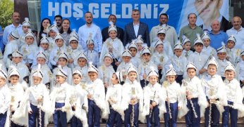 Gölcük’te Sünnet Çocuklarının Mutluluğu Şölene Dönüştü