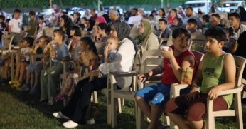 Kartepe’de Yıldızlar Altında Sinema Keyfi