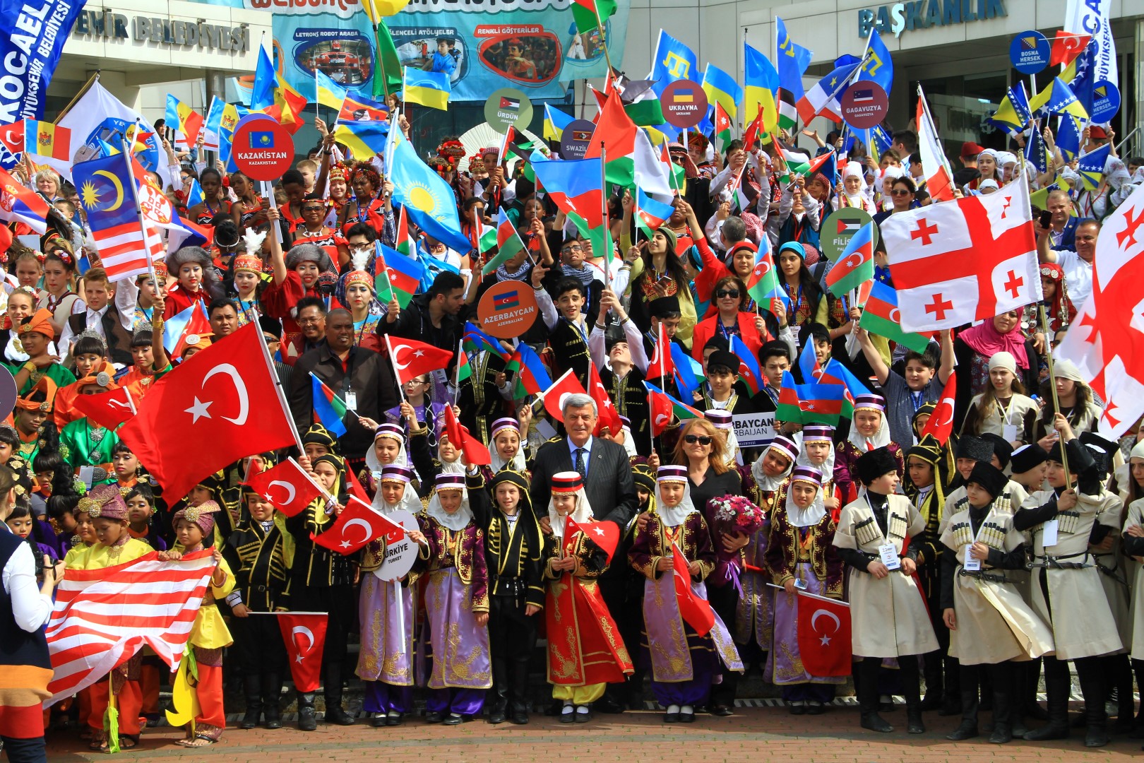 23 апреля в турции какой праздник. Международные дети. Турецкий танец байрам. 23 April.