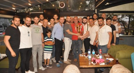 Selimiye futbol takımına şampiyonluk yemeği
