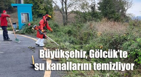 Büyükşehir, Gölcük’te su kanallarını temizliyor